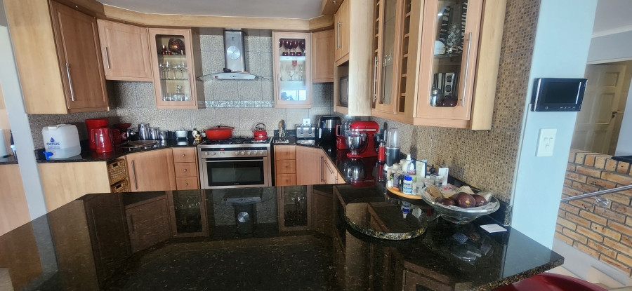 6 Bedroom Property for Sale in Da Nova Western Cape